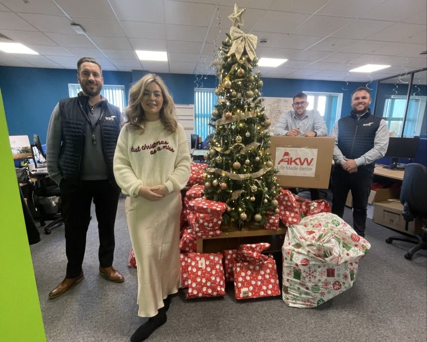 AKW & DLP Give Back to the Community at Christmas Featured Image